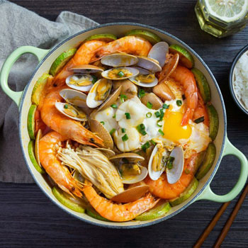 Cách làm lẩu kim chi hải sản